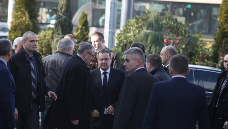 Ivica Dačić na sahrani oca