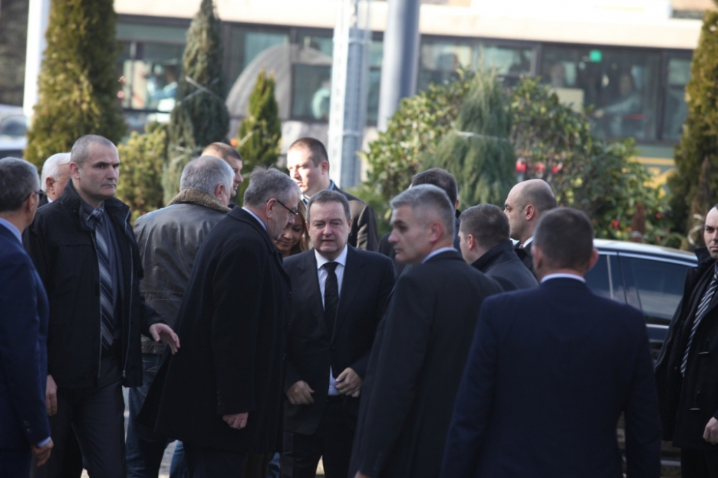 Ivica Dačić na sahrani oca