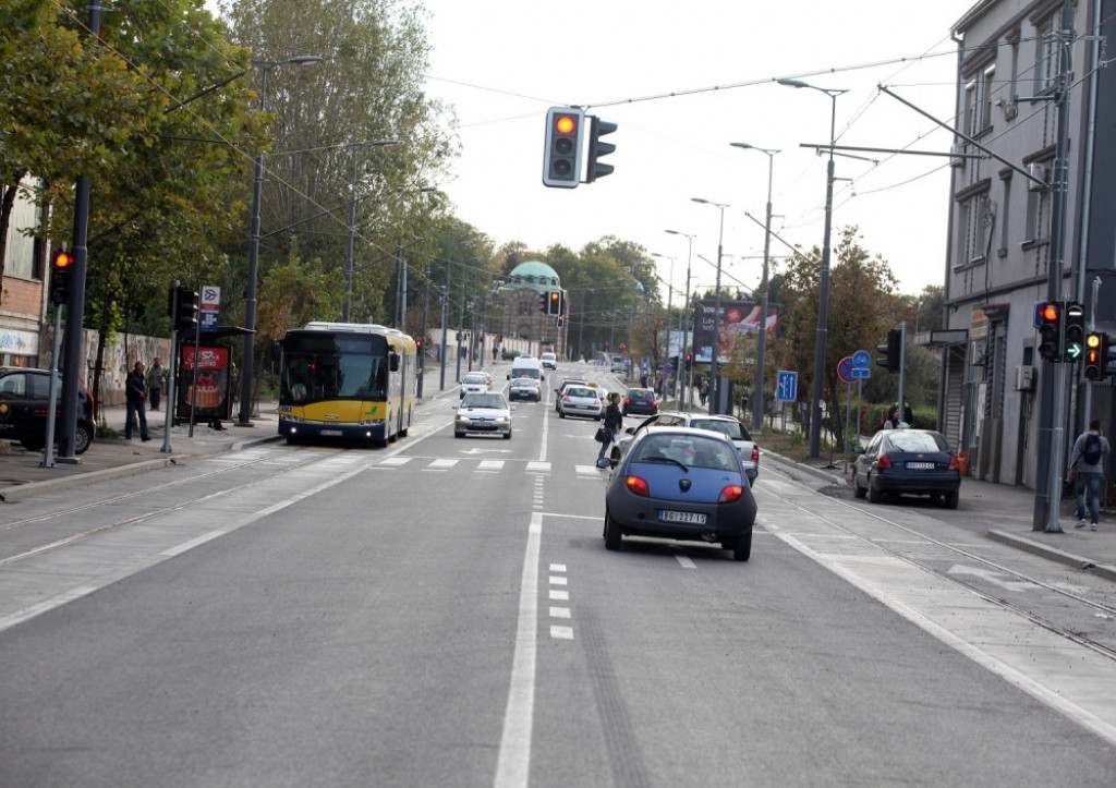 autobus GSP Beograd stanica automobili semafor 