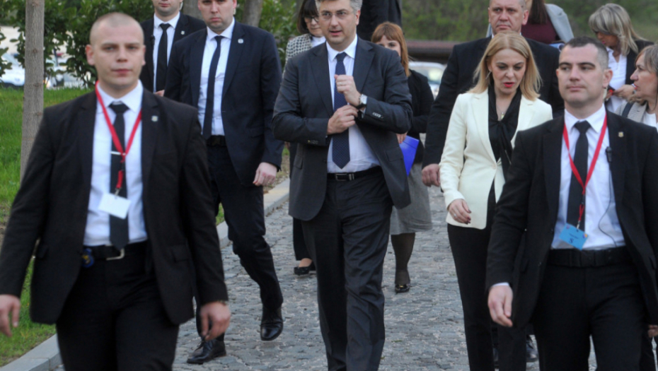 Vučić sa visokim zvaničnicima iz regiona