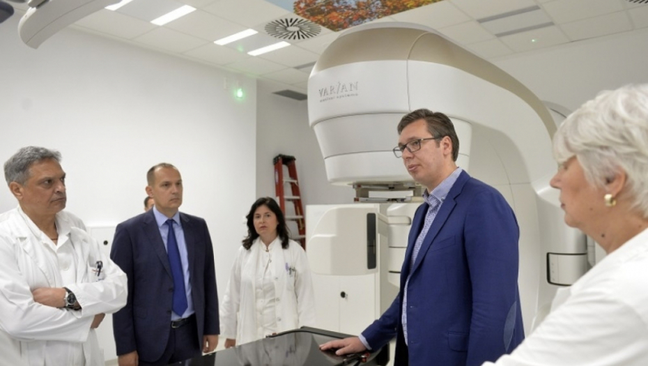Aleksanar Vučić obišao Onkologiju 2