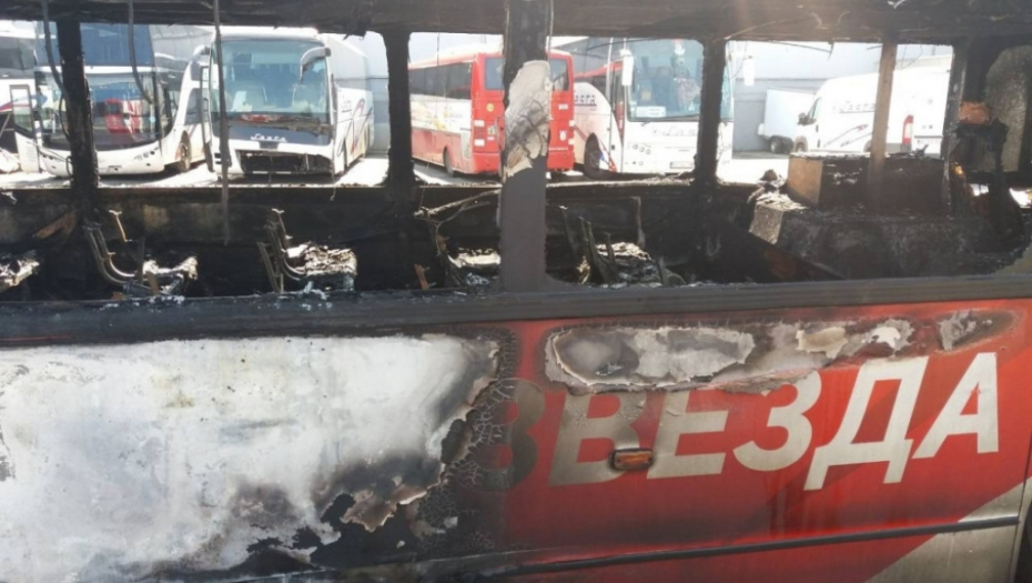 Zapaljeni autobus FK Crvena zvezda