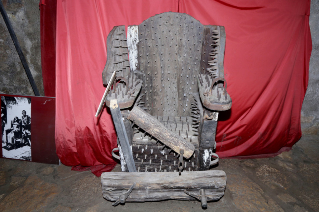 Srednjovekovne sprave za mučenje - stolica za isleđivanje