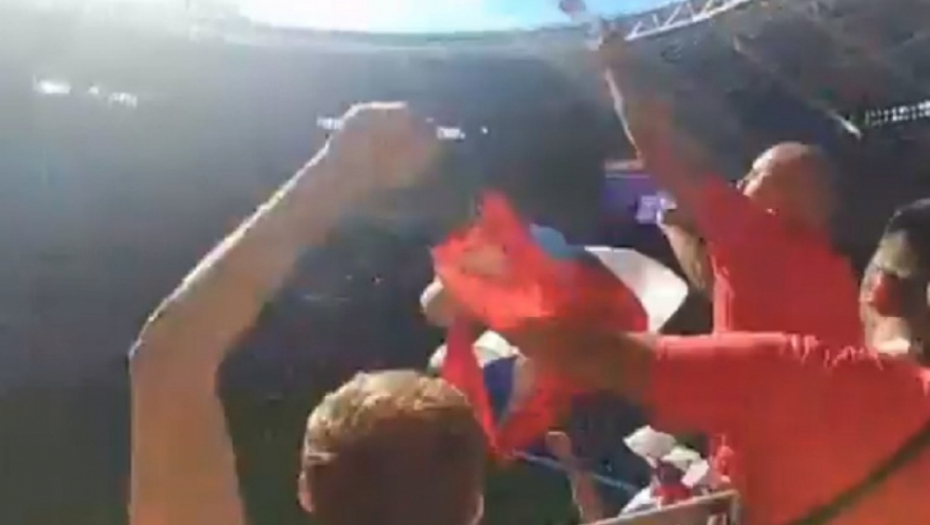 Radost srpskih navijača na stadionu u Samari