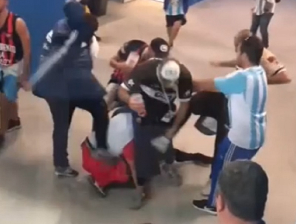 Argentinci brutalno tuku hrvatskog navijača