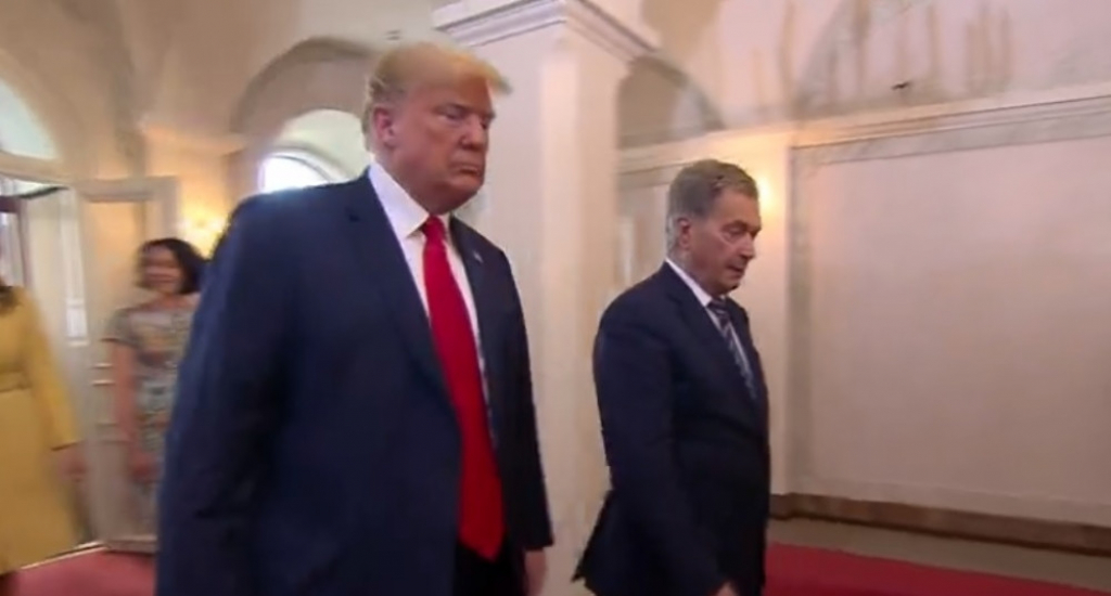 Tramp stiže na sastanak sa Putinom