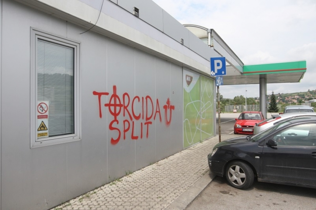 Pumpa, pljačka, Torcida, navijači