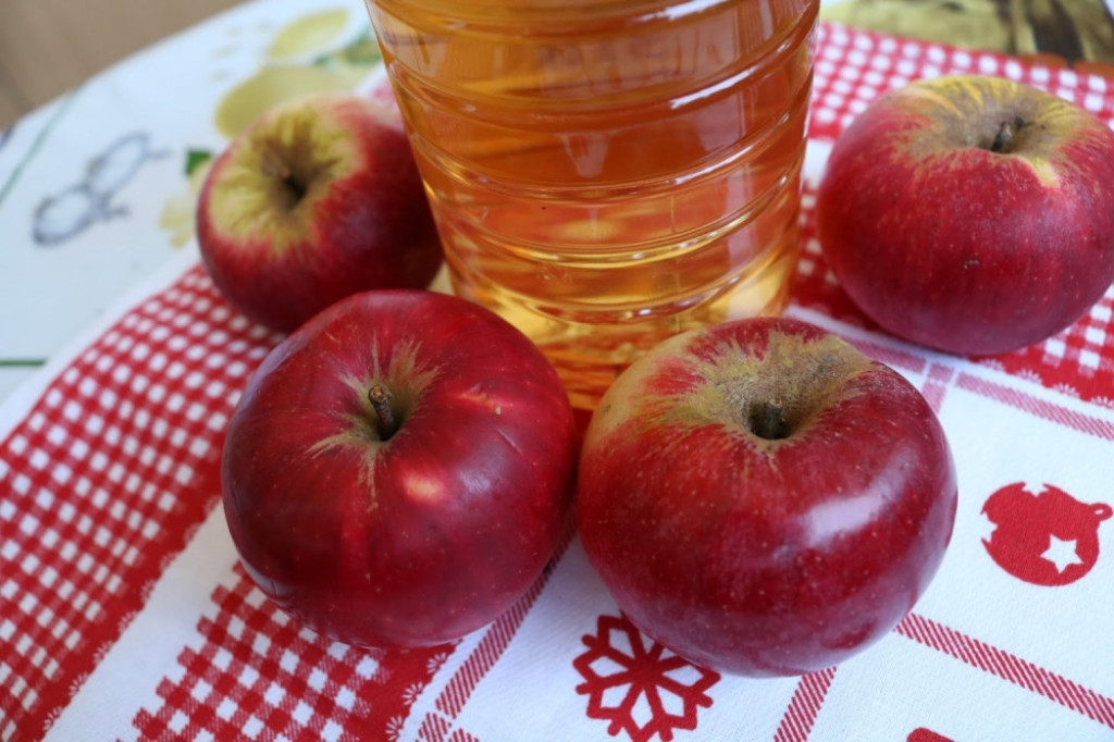 Donaće sirće od domaćih jabuka