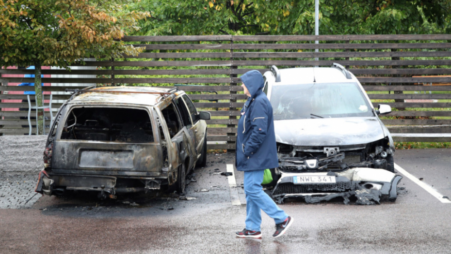 Vandali zapalili desetine automobila u Švedskoj