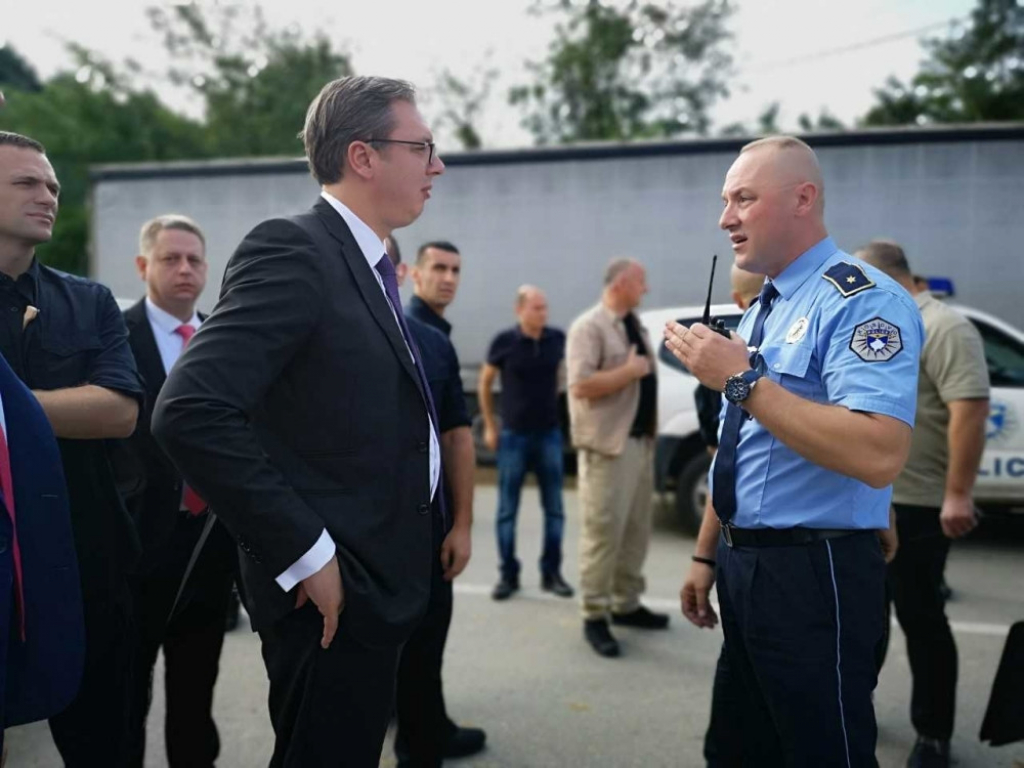 Aleksandar Vučić blokada policajac
