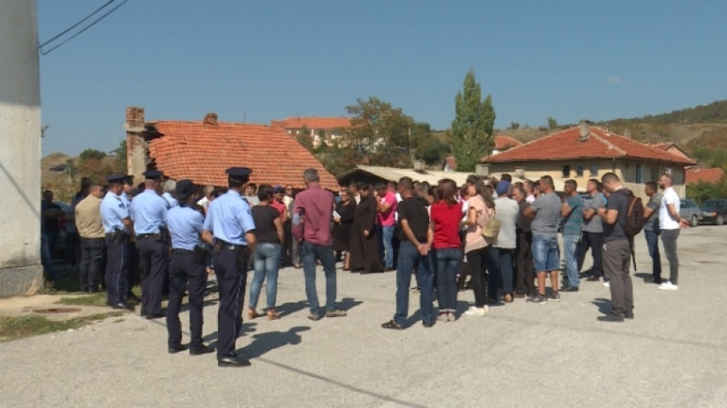 Protesti Srba, Albanaca i Roma na Kosovu