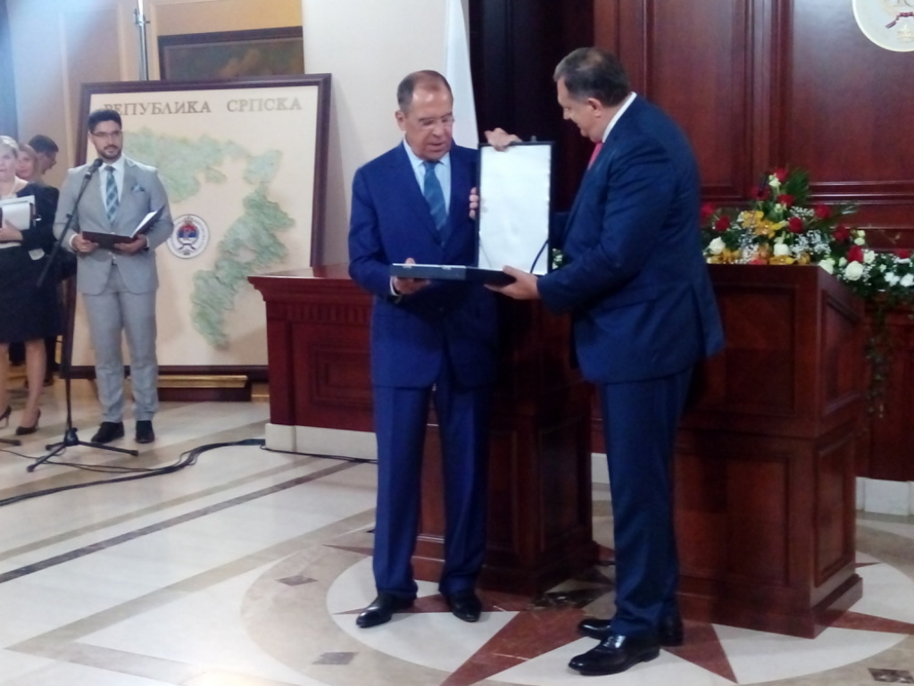 Dodik uručio orden Lavrovu