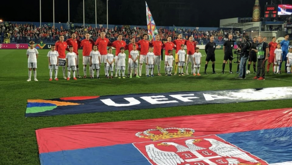 Reprezentacija Srbije tokom intoniranja himne