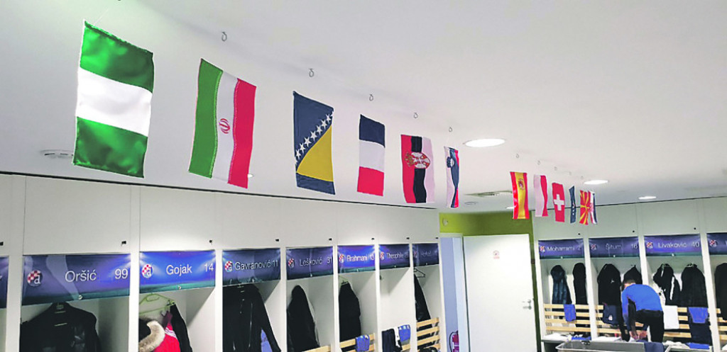 Srpska zastava u svlačionici Dinama