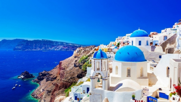 DA LI STE ZNALI Zašto su kuće na grčkim ostrvima belo-plave boje?
