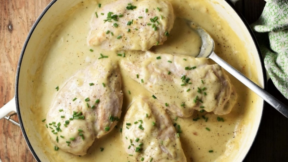 RAPSODIJA UKUSA KOJA SE PAMTI: Piletina u sosu od kefira i kurkume je čisto remek delo