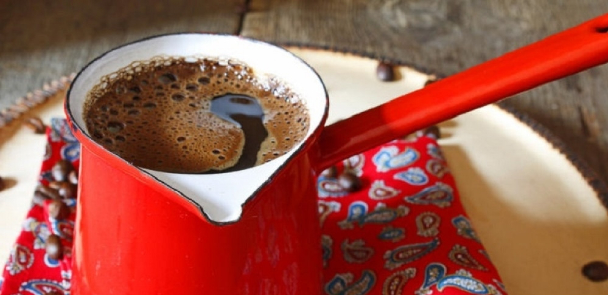 Tri razloga zbog čega bi trebalo da pijete običnu crnu kafu! Evo i zašto je loše dodavati šećer i mleko