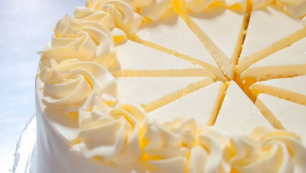 ZASLADITE SE SA STILOM Brza torta sa plazma i jaffa keksom, obožavaćete je!