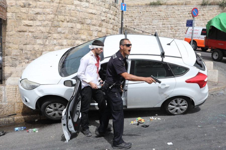 HAOS U IZRAELU: Lete bombe i kamenje, auto se zaleteo u masu - više stotina ljudi povređeno (FOTO/VIDEO)