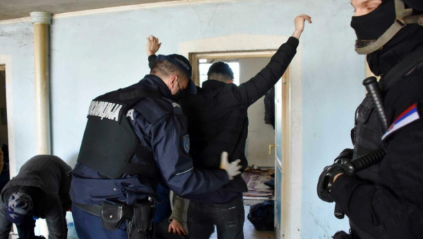 Uhapšen razbojnik u Novom Pazaru: Uz pretnju pištoljem od radnika u kladionici oteo 140.000 dinara