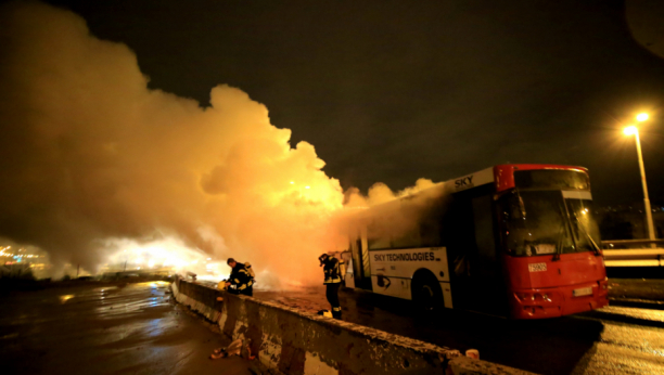 KULJA GUST DIM! Zapalio se autobus na Beogradskoj autobuskoj stanici
