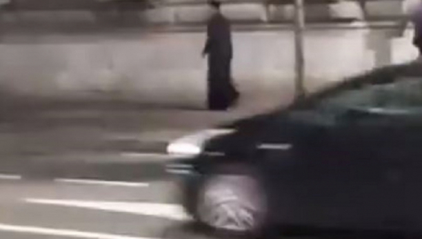 Patrijarh viđen u kasnim satima u centru grada, hodao veoma brzo, prolaznici se pitali zašto nema obezbeđenje (VIDEO)