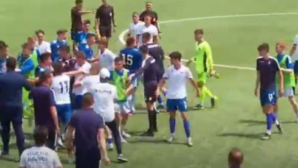 LETELE PESNICE NA SVE STRANE! Opšta tuča na utakmici između Dinama i Hajduka! (VIDEO)