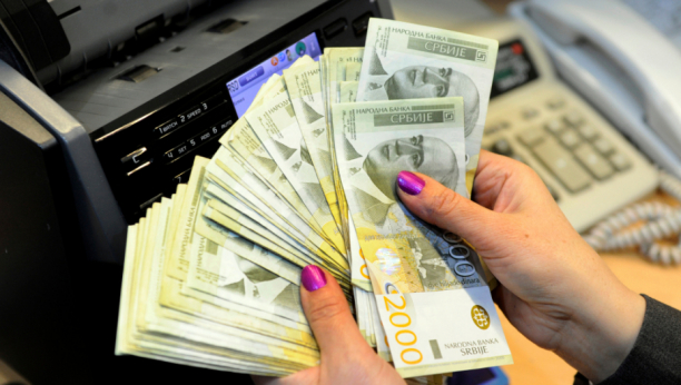 PROMENA KURSA Evo koliko će sutra vredeti dinar prema evru