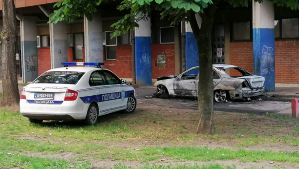 EKSPLODIRAO "MERCEDES" U KIKINDI: Jak prasak uznemirio meštane, auto potpuno izgoreo!  (FOTO)