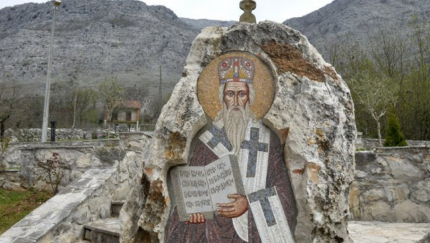 ČUDA SU MOGUĆA Sveti Vasilije Ostroški vekovima isceljuje i pomaže ljudima svih vera koji mu se iskreno mole