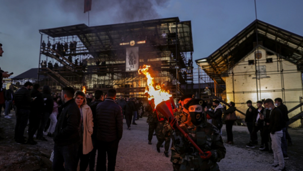SPOMENIK OVK VISOK 20 METARA Albanci prave haos po Severnoj Makedoniji: Teroristi, šverceri droge i ljudskih organa dobijaju monument kod Kumanova