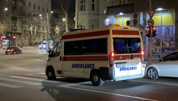 IZBODEN MALOLETNIK (17) HLADNIM ORUŽJEM Sa više ubodnih rana hitno prebačen u Urgentni centar