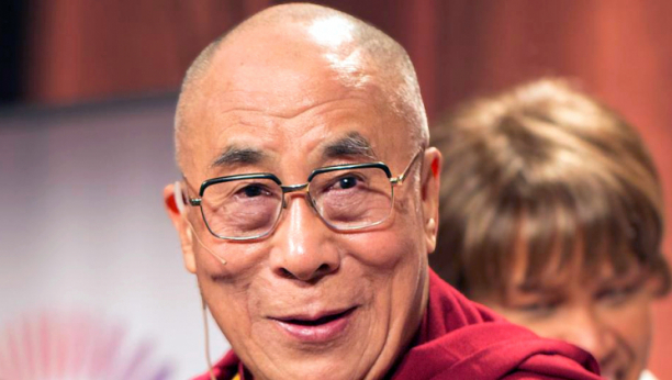 PIPKAO LEJDI GAGU "NA KVARNO" Perverzno ljigavo - Dalaj Lama u centru novog skandala