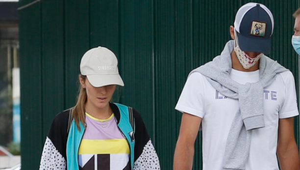 STANOVNICI PARIZA U ŠOKU! Novak i Jelena snimljeni pred finale Rolan Garosa, nikome ništa nije jasno! (FOTO)