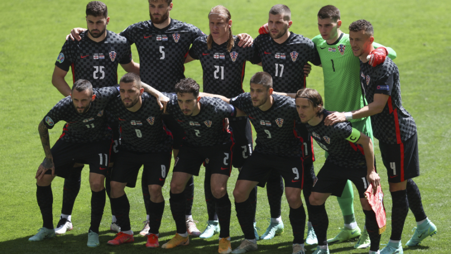 SKANDAL NA EURO 2020 Hrvatska u bojama NDH - fudbaleri u ustaškim dresovima (FOTO)