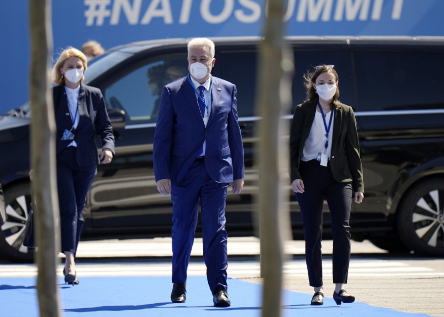 KRIVOKAPIĆ SE POKLONIO BAJDENU! Premijer Crne Gore se zakleo na vernost NATO paktu!