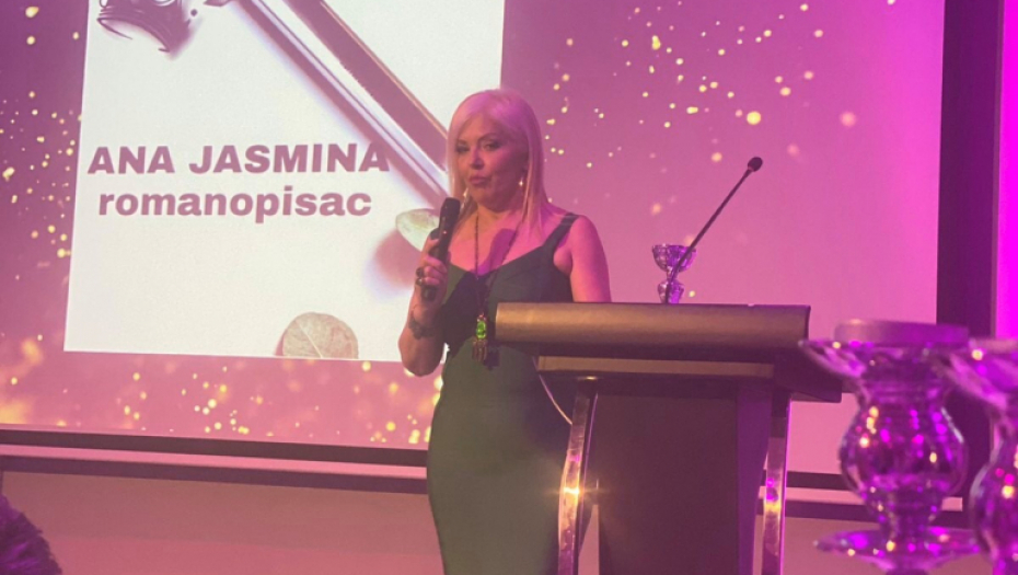 Spisateljica Jasmina Ana dobila prestižnu nagradu: Elitna prostitutka roman godine!