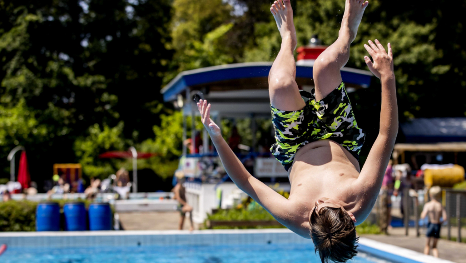 ŠTA JE ISTINA O NESREĆI NA "KOŠUTNJAKU" Istraga povodom smrti dečaka na bazenu