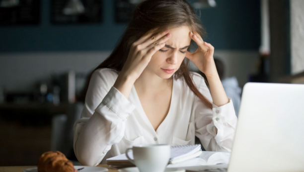 Ublažite simptome: Poslušajte savete i izlečite migrenu