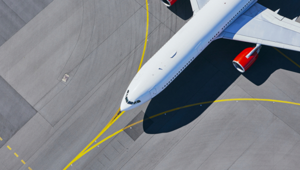 DRAMA U AVIONU! Žena uhapšena jer nije htela da nosi masku