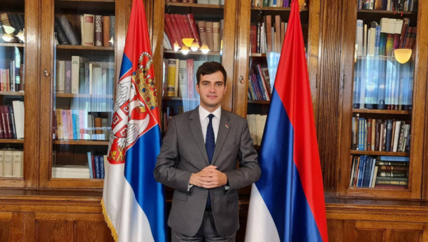 TOMIĆ: Borimo se za našu Srbiju
