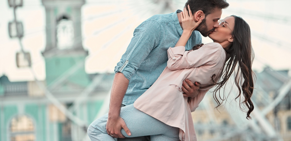 POLJUPCI KOJI IZLUĐUJU Isprobajte 10 najuzbudljivijih vrsta poljubaca i zabavite se sa partnerom