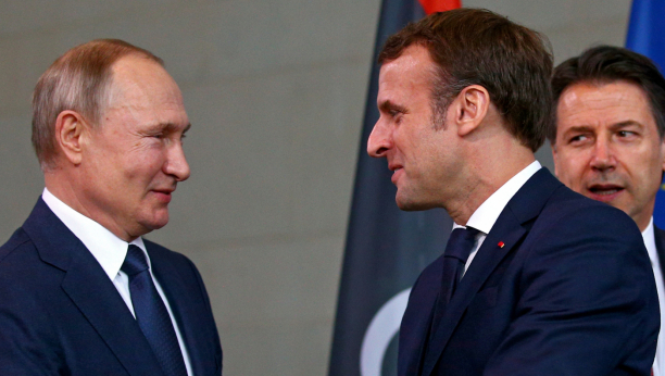KAKVU IGRU IGRA MAKRON? Francuski predsednik razgovarao skoro dva sata sa Putinom, a onda pozvao Zelenskog!