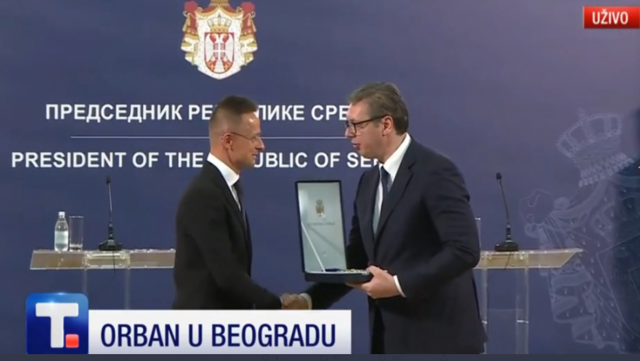 Vučić uručio orden Peteru Sijartu: Uvek je ukazivao da Srbija mora da se pridruži EU