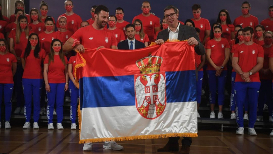 PRED IGRE! Aleksandar Vučić olimpijskom timu Srbije uručio zastavu uz moćnu poruku!