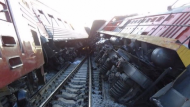 JEZIVA TRAGEDIJA U INDIJI U železničkoj nesreći poginulo najmanje pet, a povređeno preko 45 lica