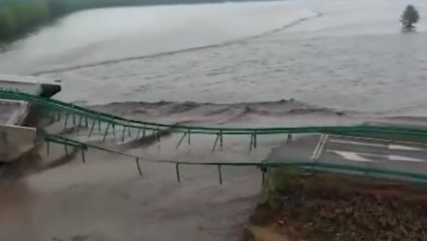 POSLE POŽARA, POPLAVE Na severu Turske srušen most, 12 sela bez struje