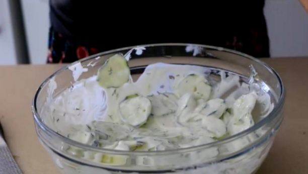 Osvežavajući obrok: Kremasta krastavac salata