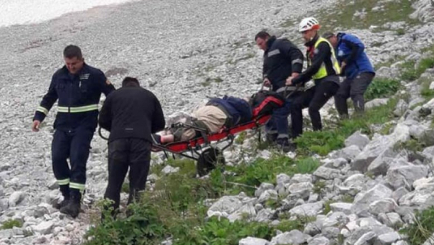 Biciklista sa povredom kičme izvučen sa nepristupačnog terena na Fruškoj gori