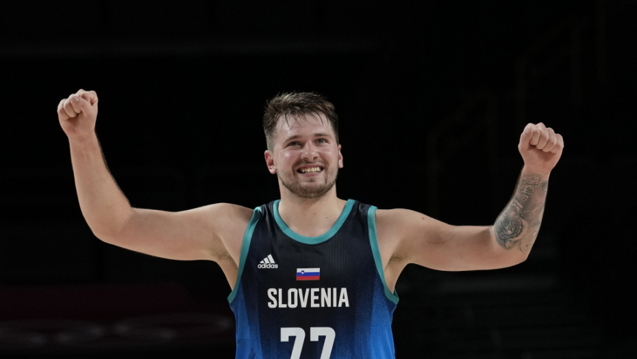 Nisu uzeli medalju, ali su Slovenci u ekstazi dočekali košarkaše, Dončić navijače bacio u trans! (VIDEO)